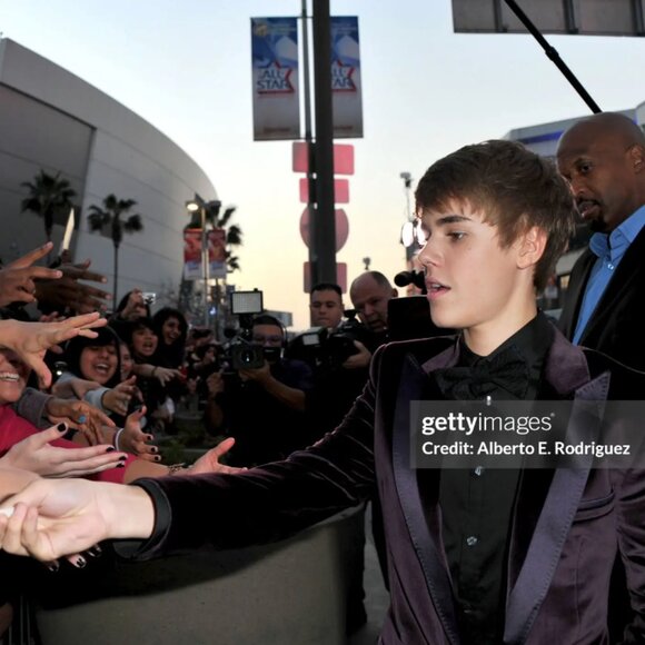 JUSTIN BEIBER NEVER SAY NEVER WORLD PREMIERE MOVIE POSTER - RARE COLLECTIBLE - Picture 6 of 12